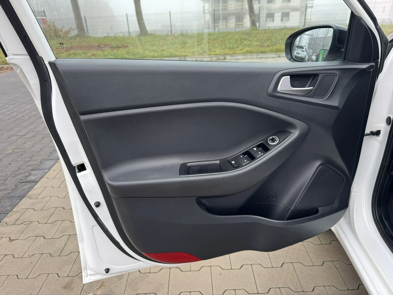 Hyundai i20 - Zdjęcie 15