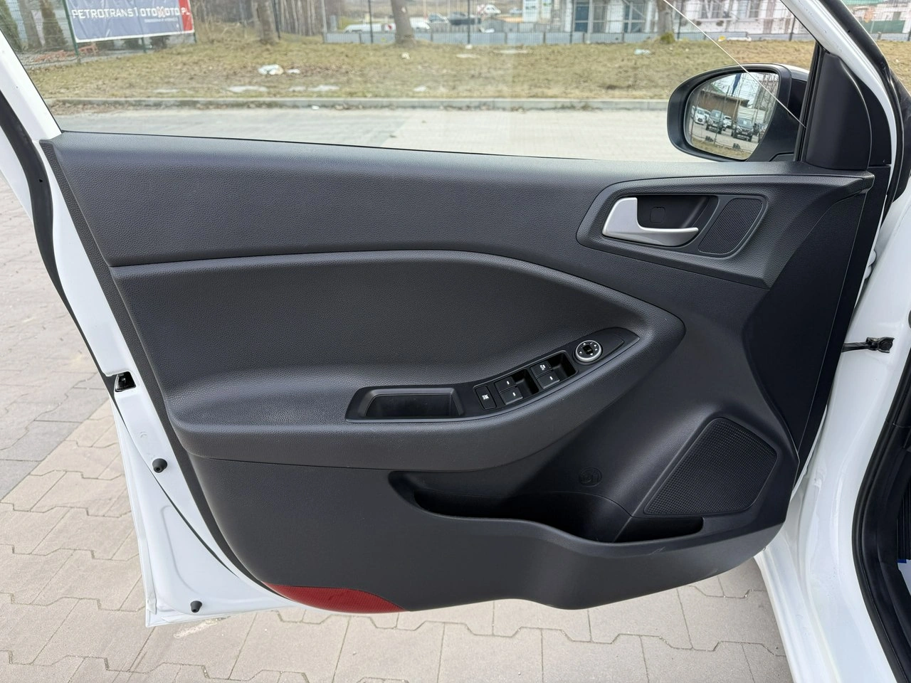 Hyundai i20 - Zdjęcie 15