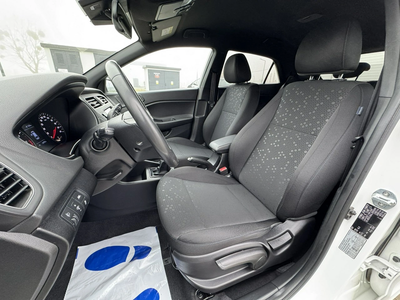 Hyundai i20 - Zdjęcie 18