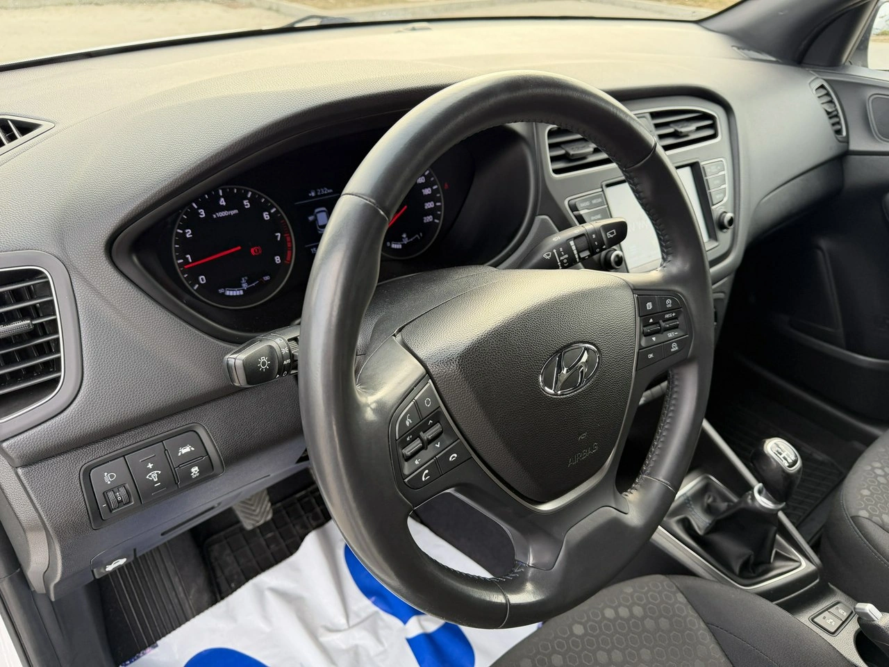 Hyundai i20 - Zdjęcie 20
