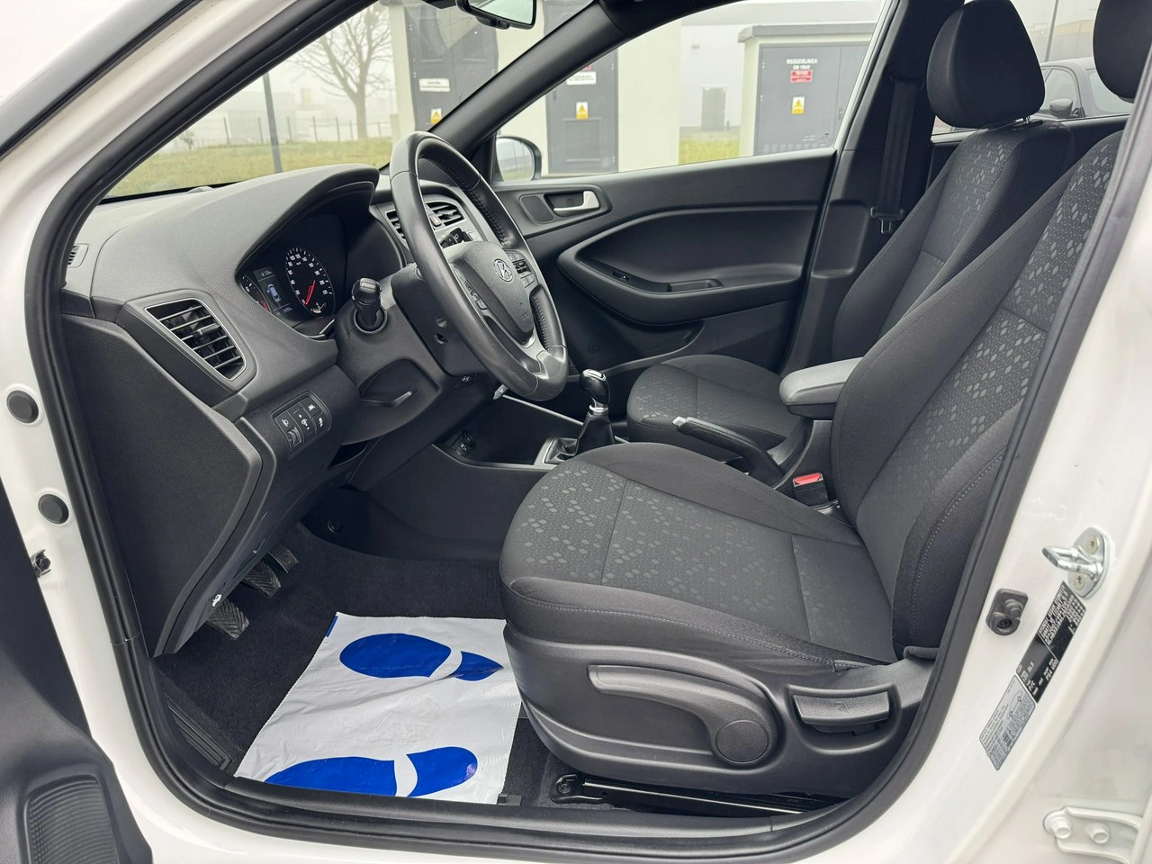 Hyundai i20 - Zdjęcie 19