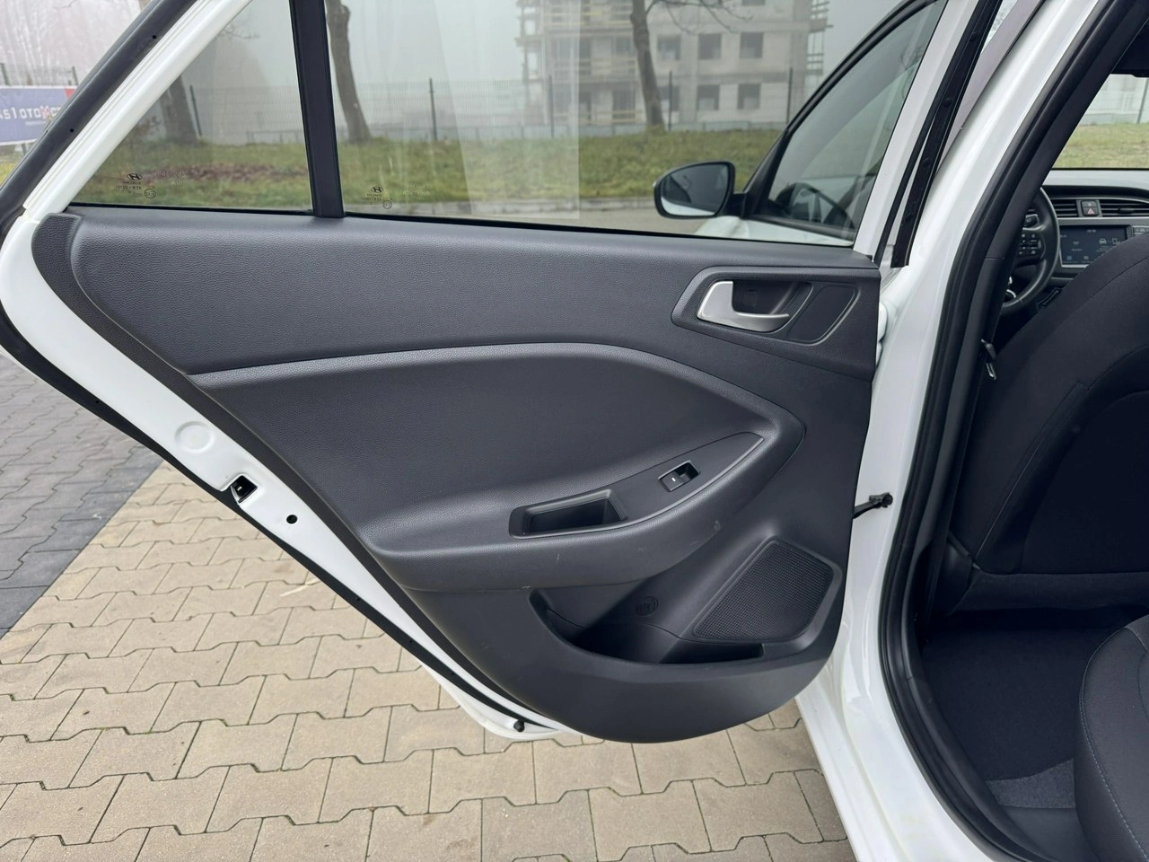 Hyundai i20 - Zdjęcie 30