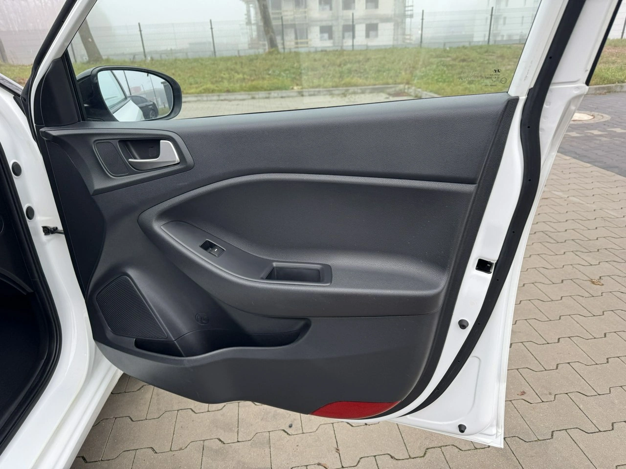 Hyundai i20 - Zdjęcie 33