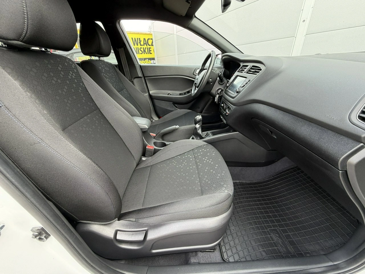 Hyundai i20 - Zdjęcie 37