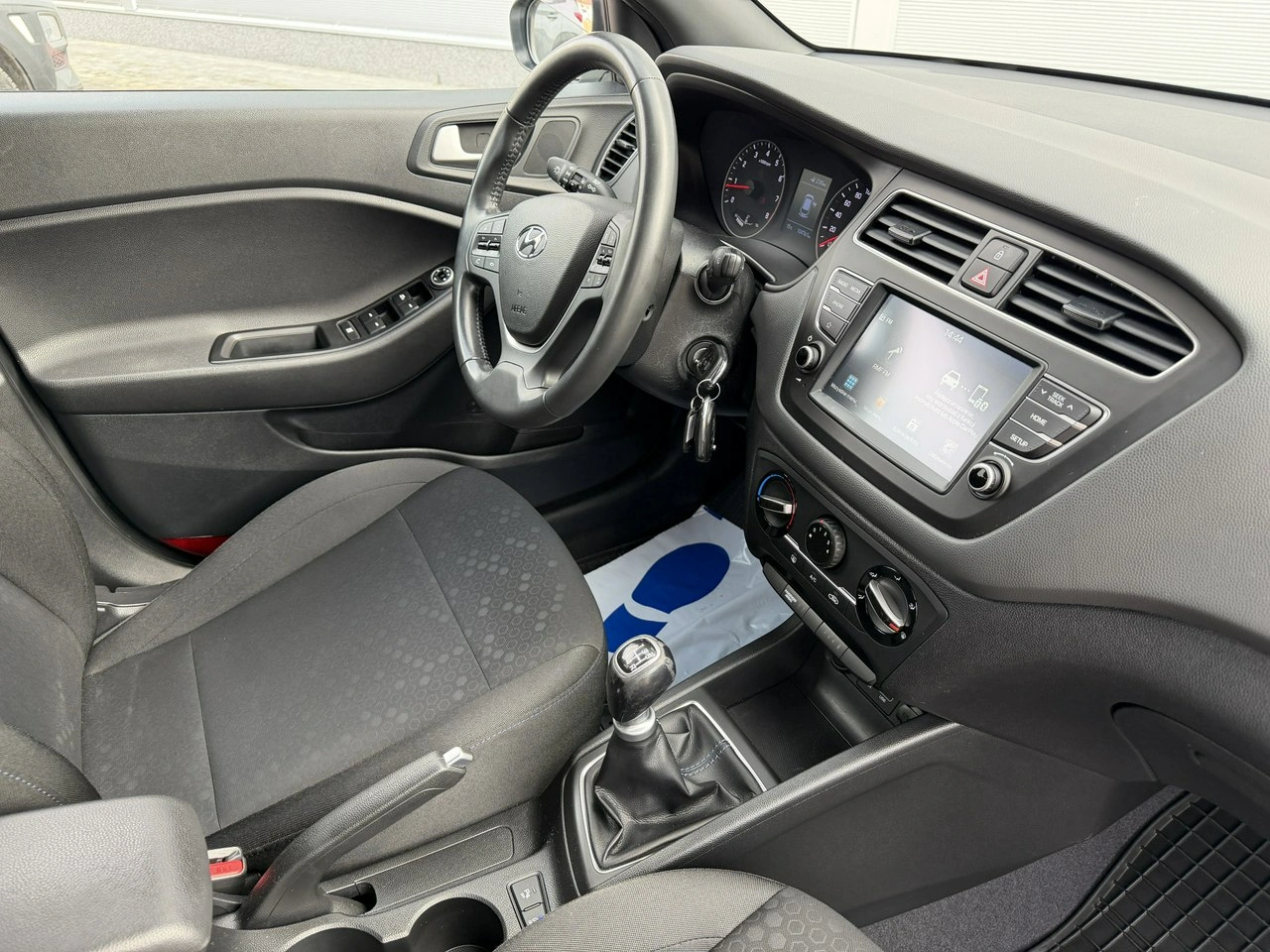 Hyundai i20 - Zdjęcie 38