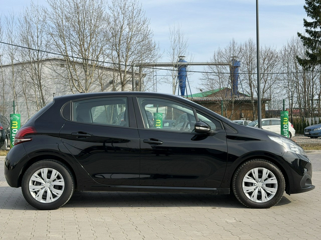 Peugeot 208 - Zdjęcie 11