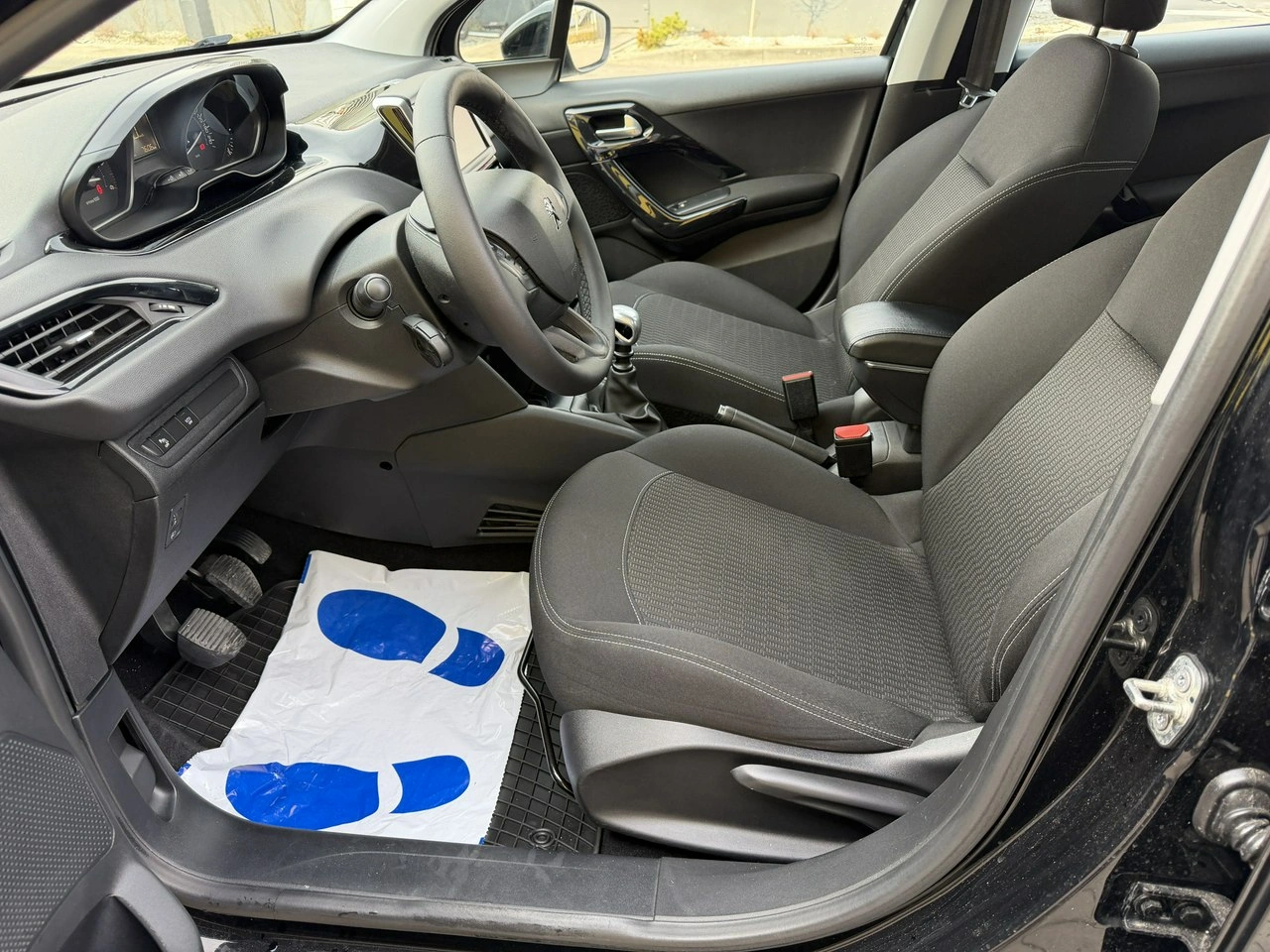 Peugeot 208 - Zdjęcie 16