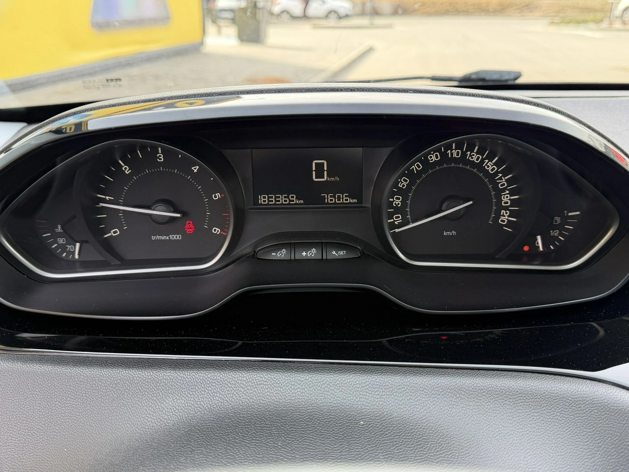 Peugeot 208 - Zdjęcie 26