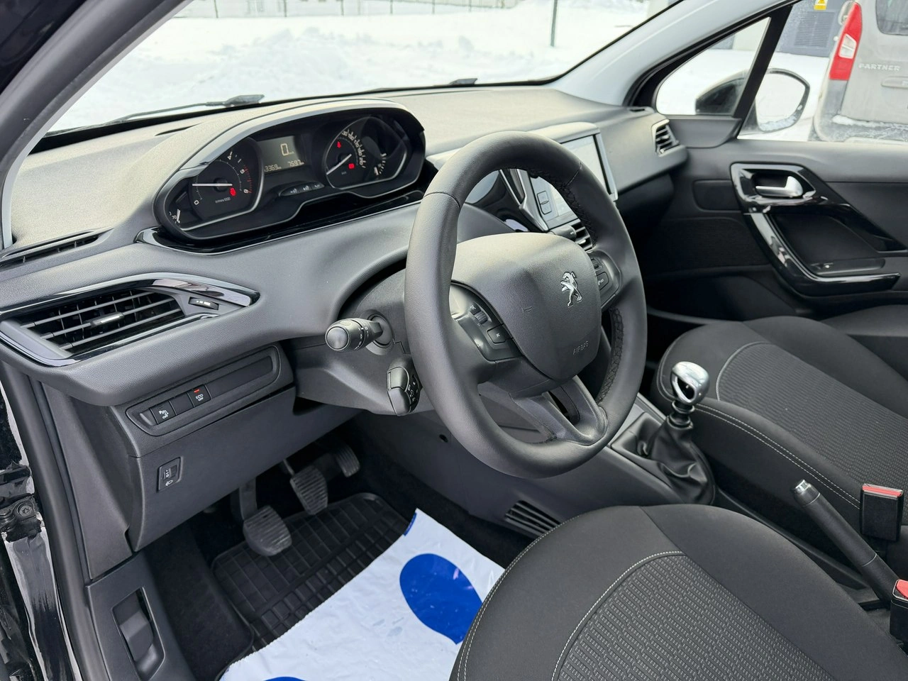 Peugeot 208 - Zdjęcie 18