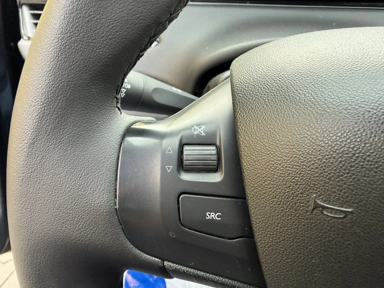 Peugeot 208 - Zdjęcie 21