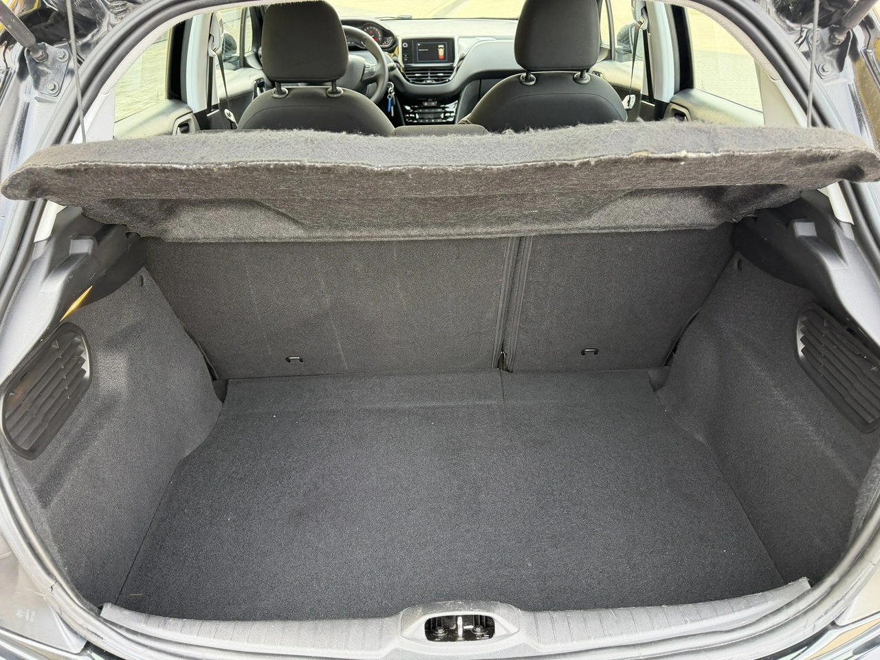 Peugeot 208 - Zdjęcie 35