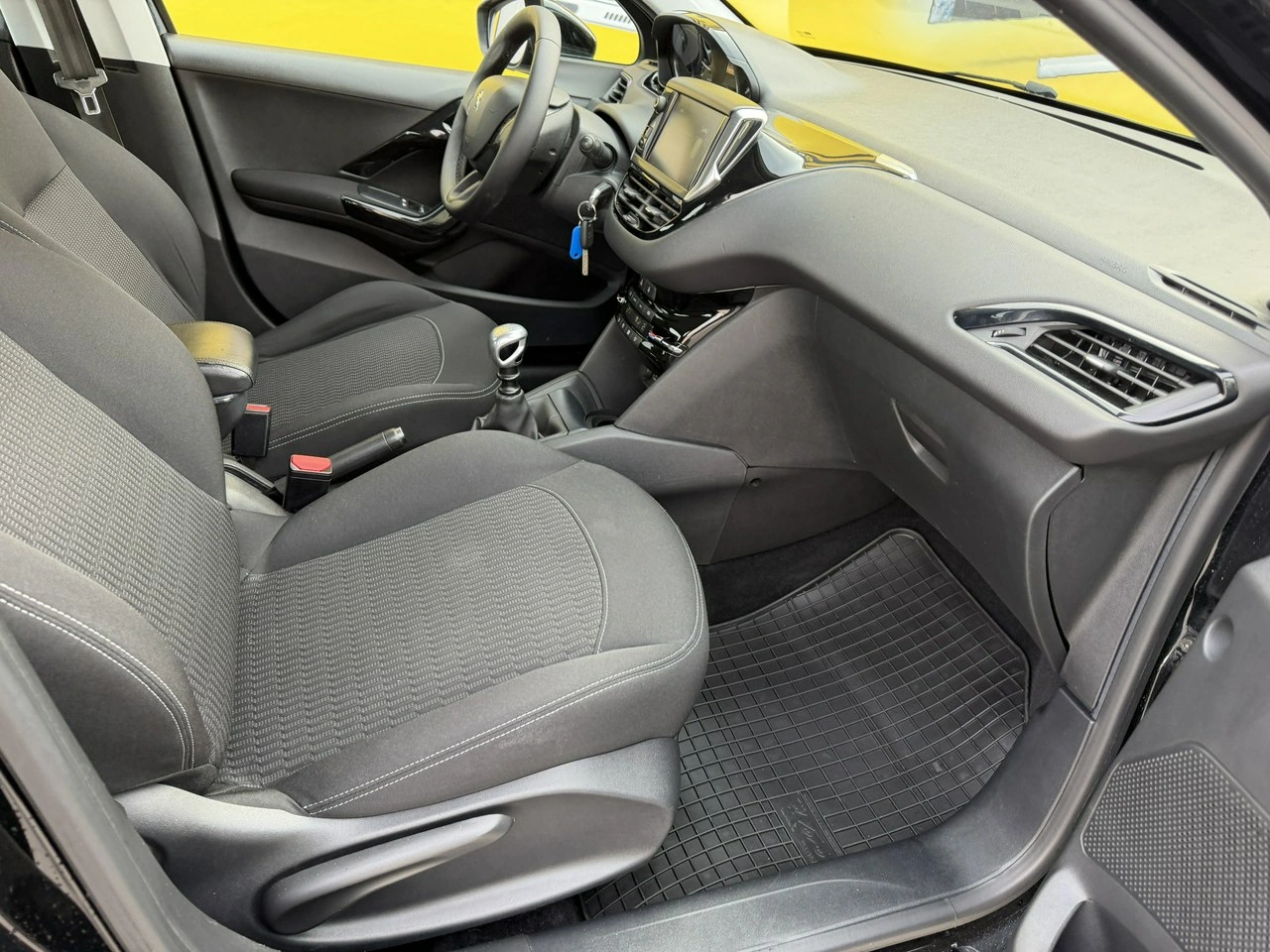 Peugeot 208 - Zdjęcie 31