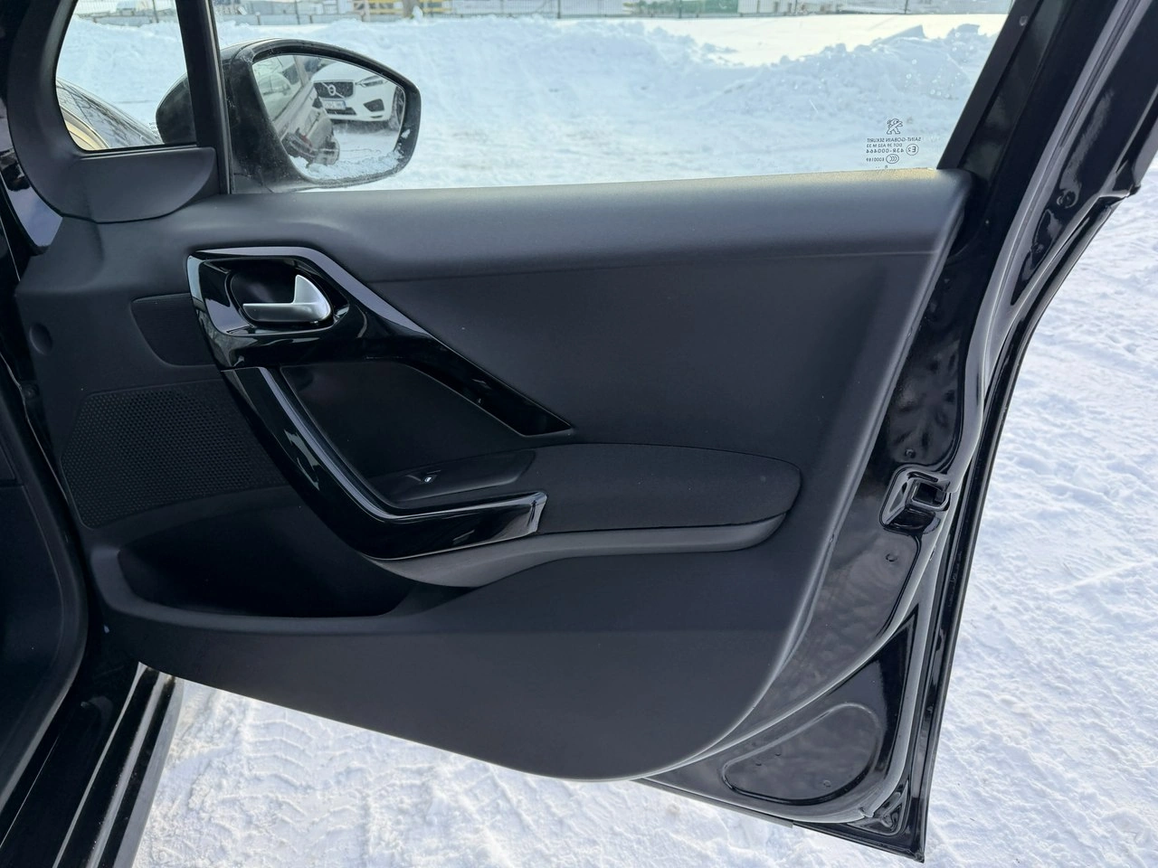 Peugeot 208 - Zdjęcie 28