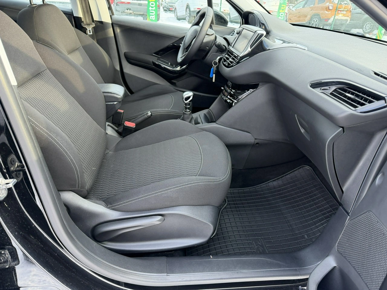 Peugeot 208 - Zdjęcie 29