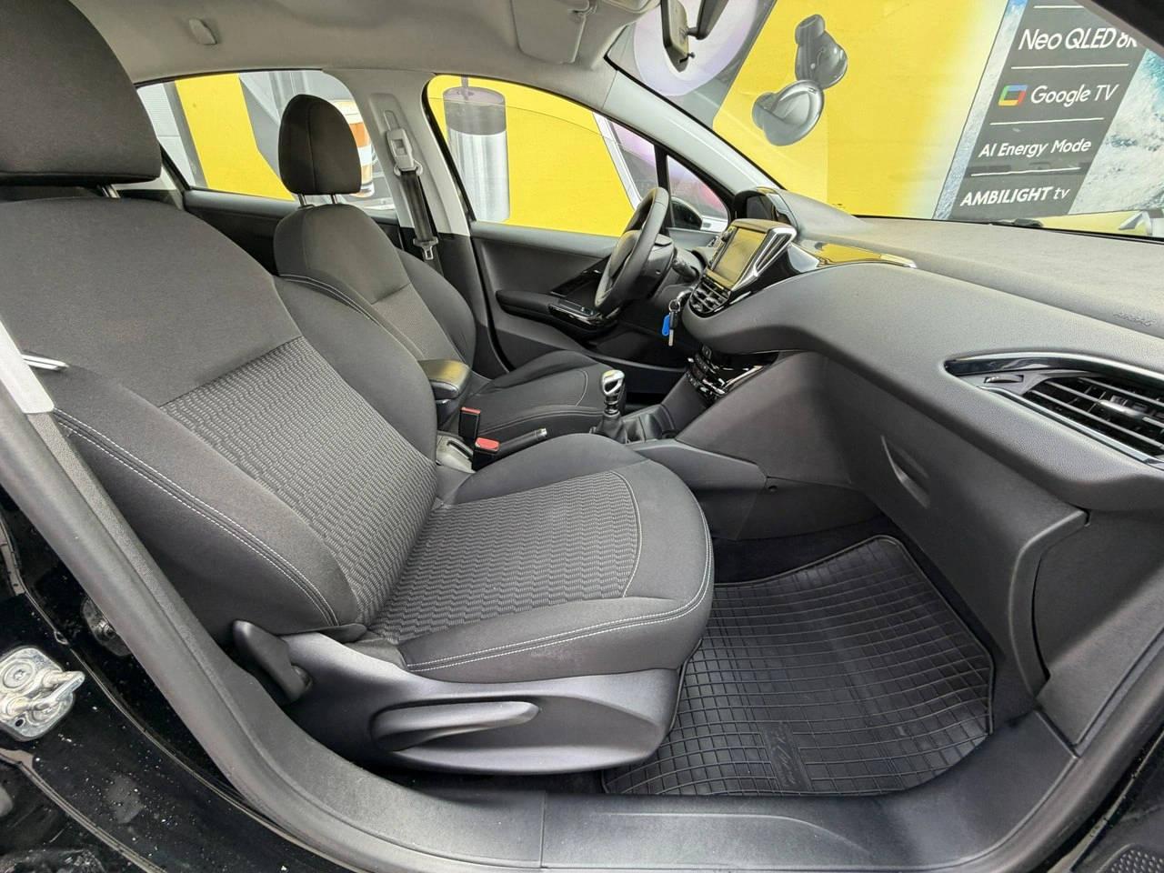 Peugeot 208 - Zdjęcie 32