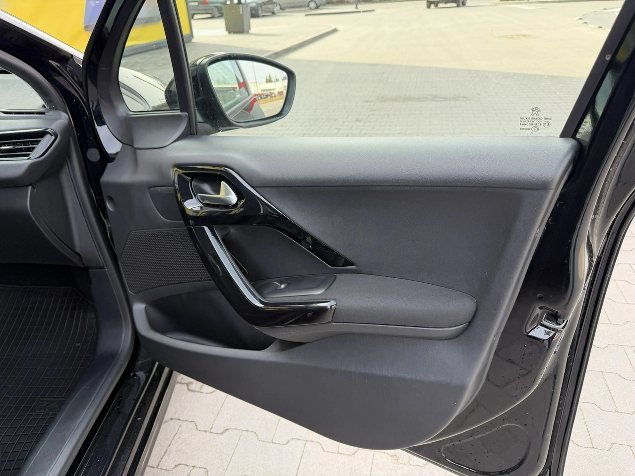 Peugeot 208 - Zdjęcie 30