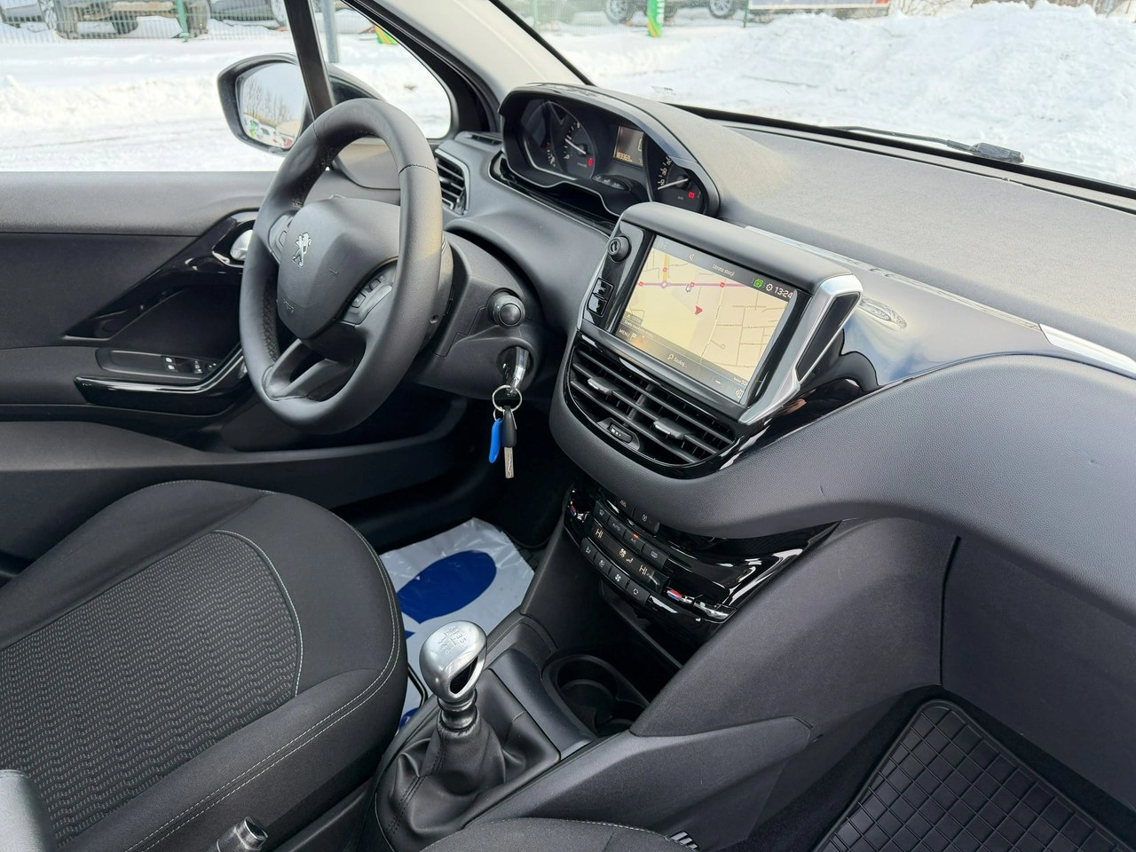 Peugeot 208 - Zdjęcie 32