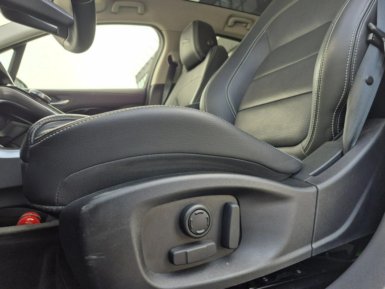 Jaguar I-Pace - Zdjęcie 19