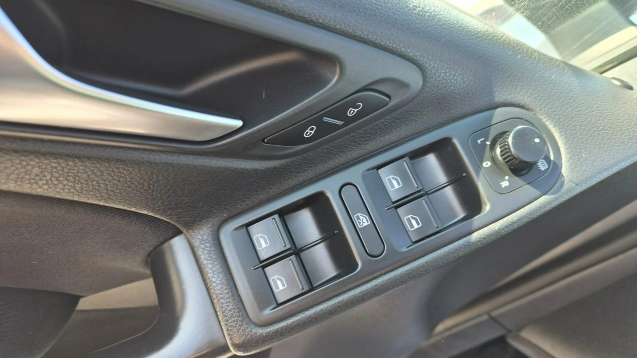 Volkswagen Golf - Zdjęcie 15