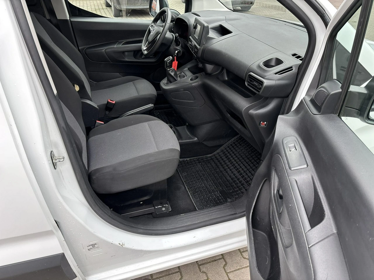 Opel Combo - Zdjęcie 13