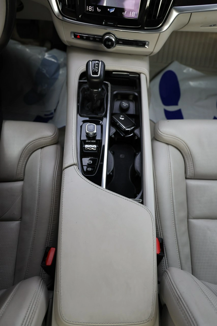 Volvo S90 - Zdjęcie 18