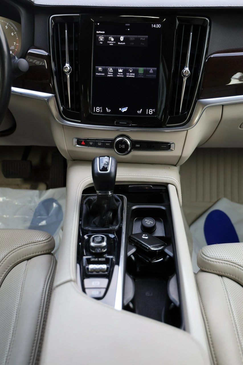 Volvo S90 - Zdjęcie 32