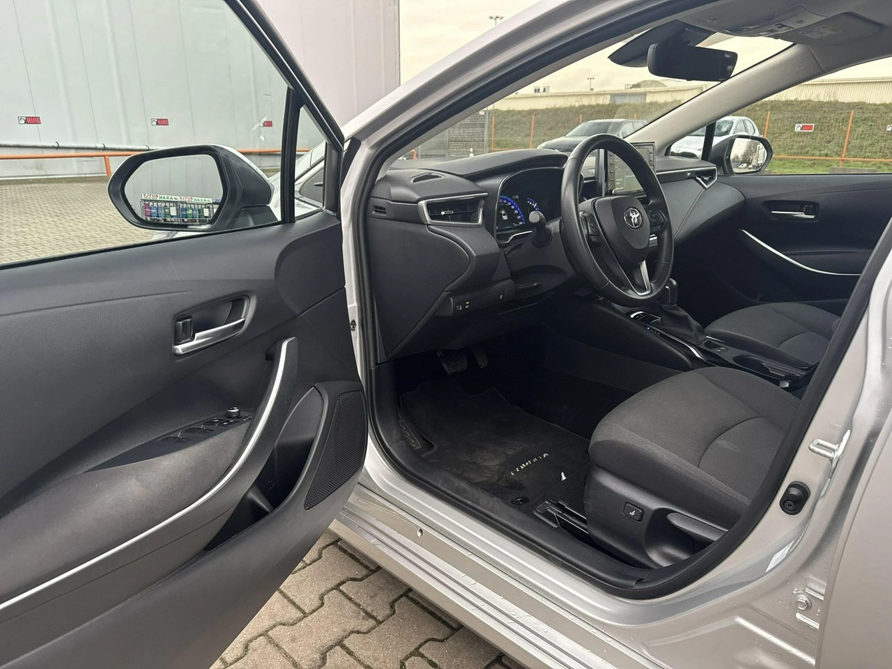 Toyota Corolla - Zdjęcie 9