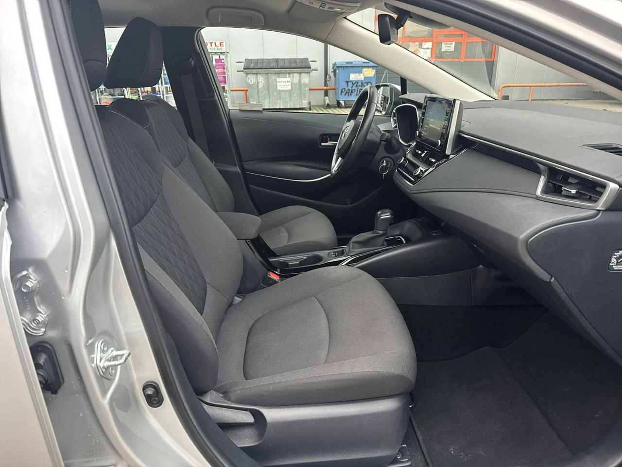 Toyota Corolla - Zdjęcie 19