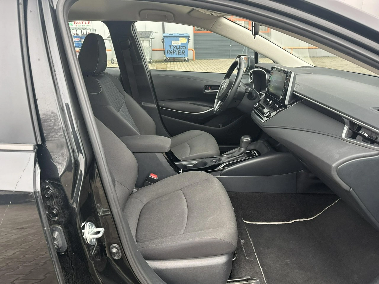 Toyota Corolla - Zdjęcie 19