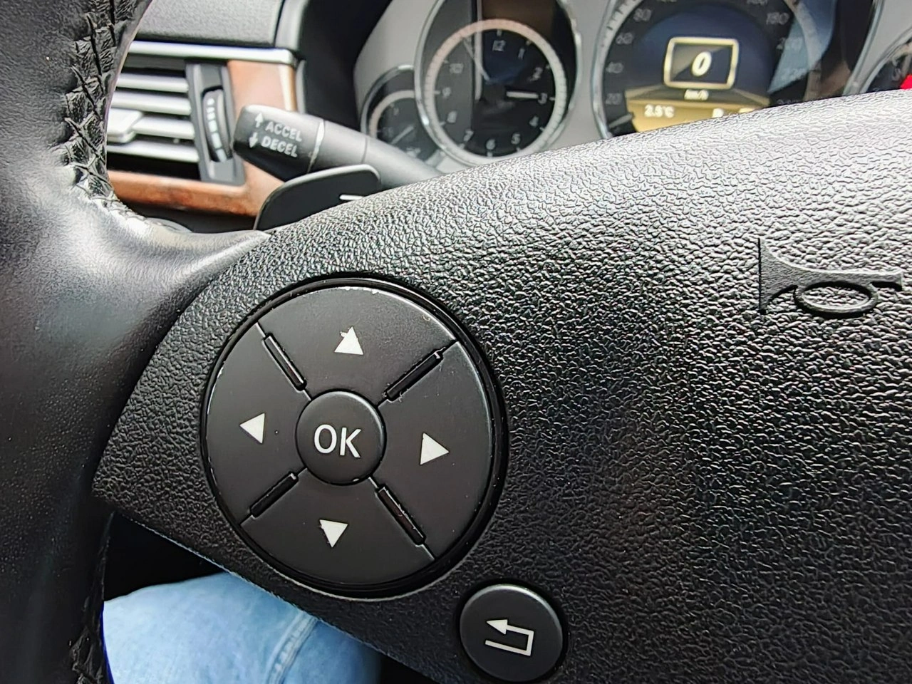 Mercedes E 350 - Zdjęcie 11