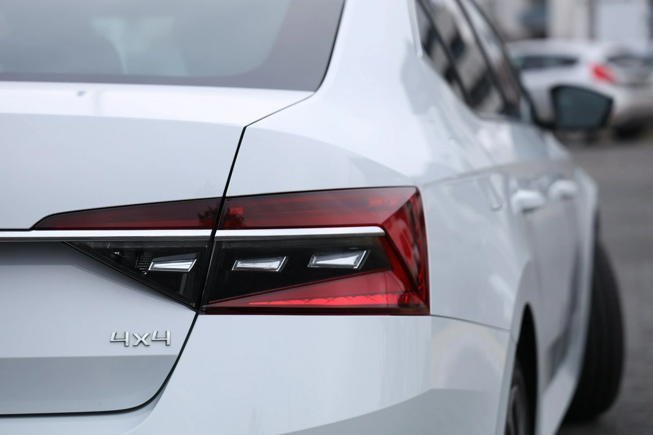 Skoda Superb - Zdjęcie 9