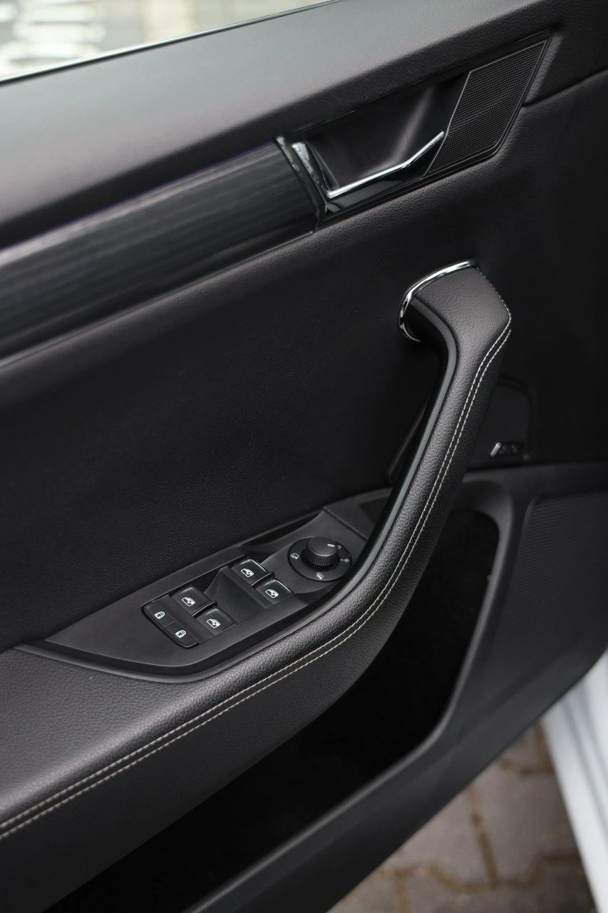 Skoda Superb - Zdjęcie 12