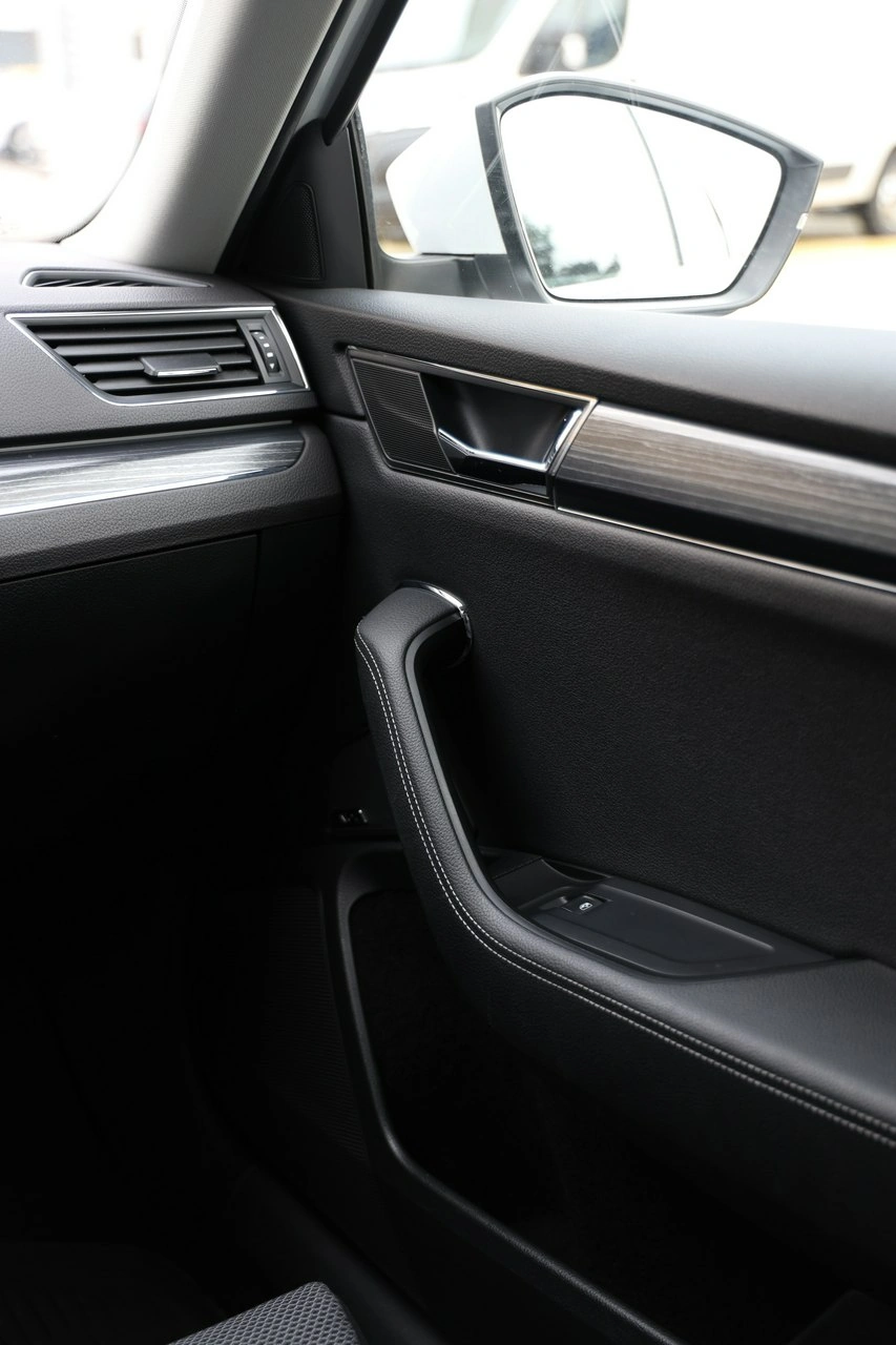 Skoda Superb - Zdjęcie 40