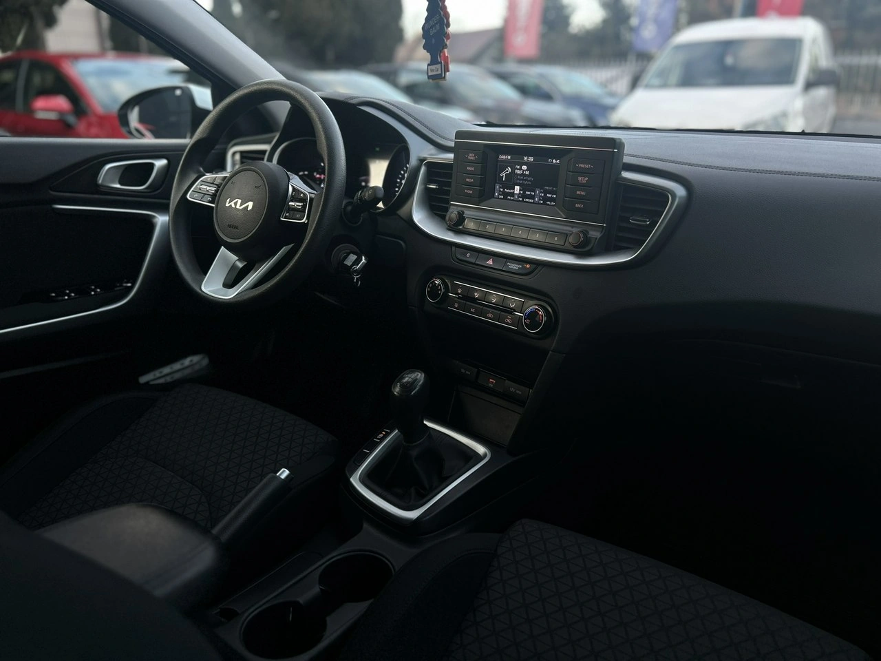 Kia Ceed - Zdjęcie 16