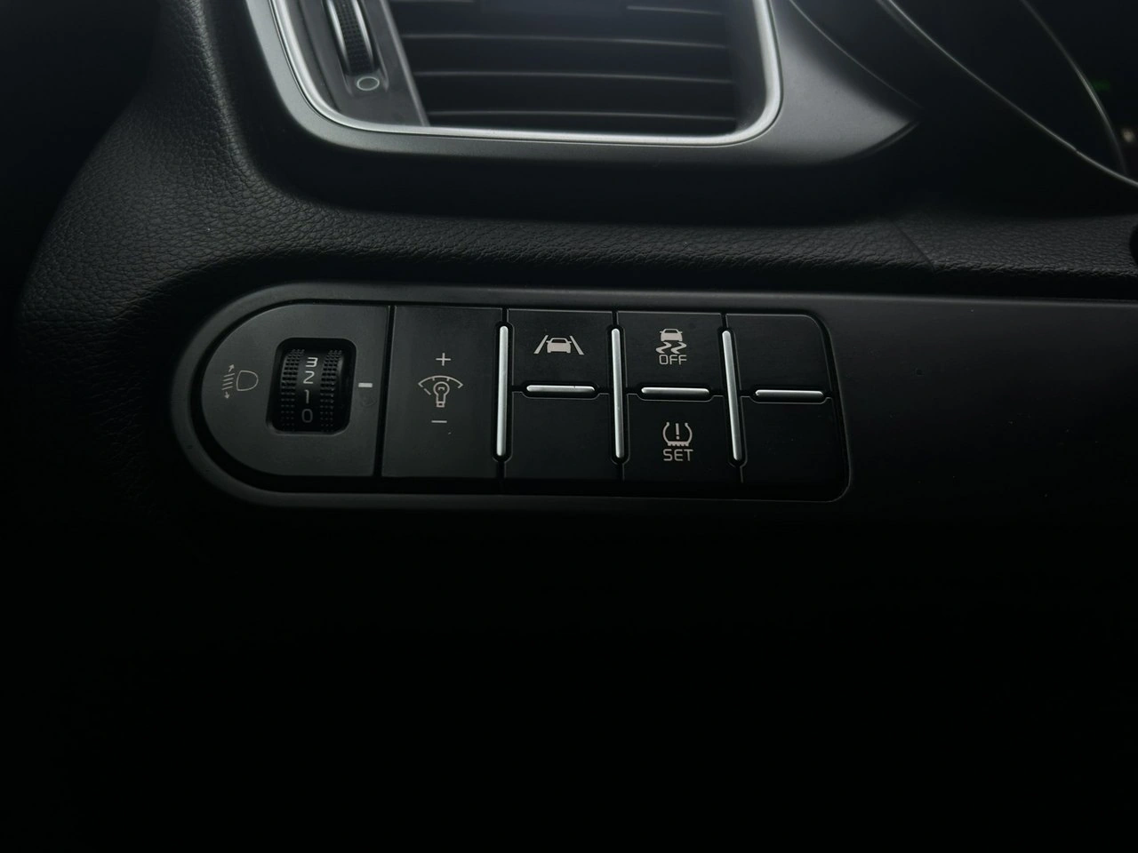 Kia Ceed - Zdjęcie 17