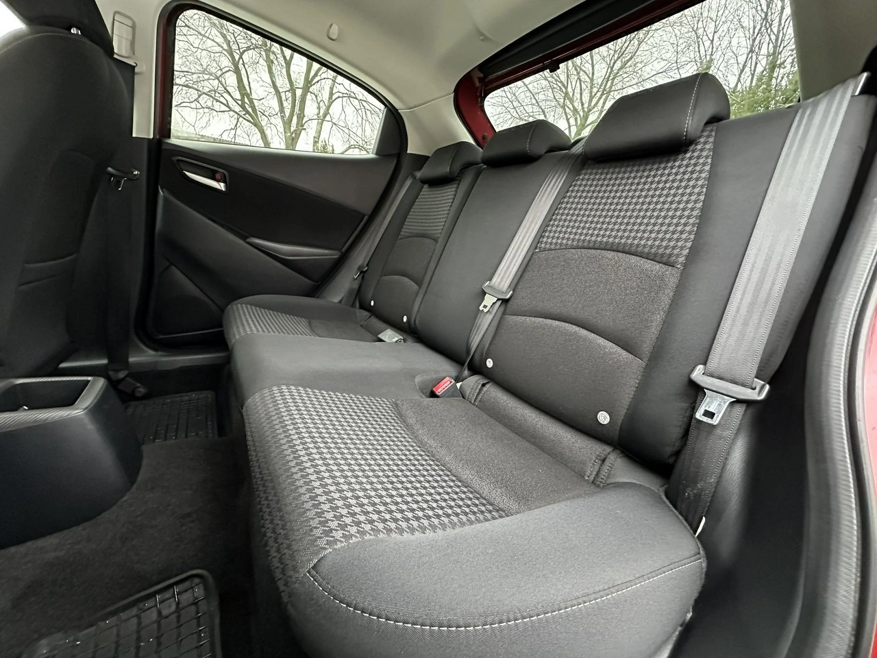 Mazda 2 - Zdjęcie 10