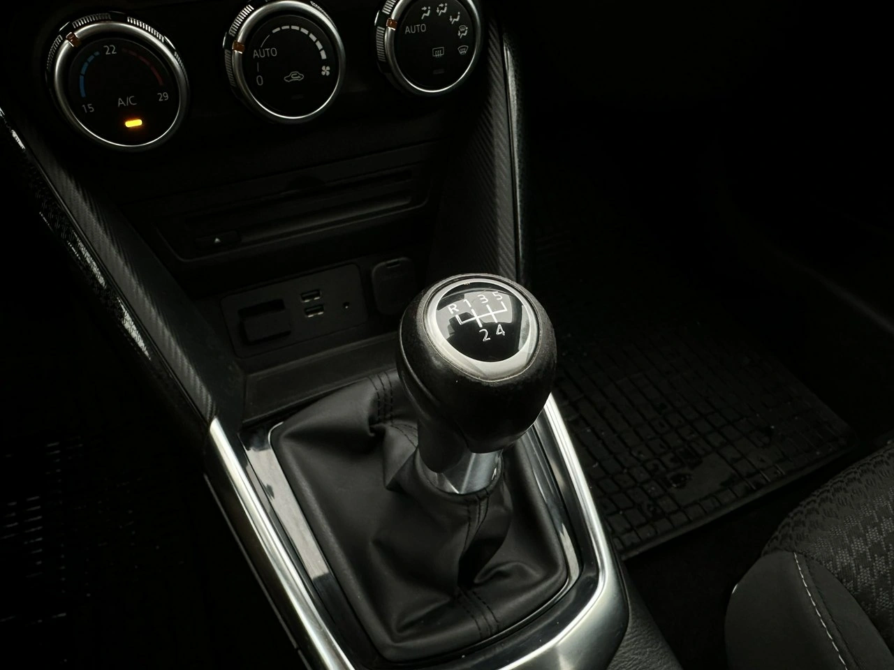 Mazda 2 - Zdjęcie 31