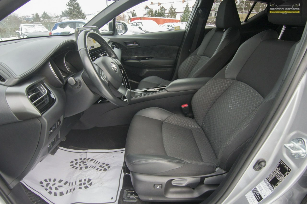Toyota C-HR - Zdjęcie 16