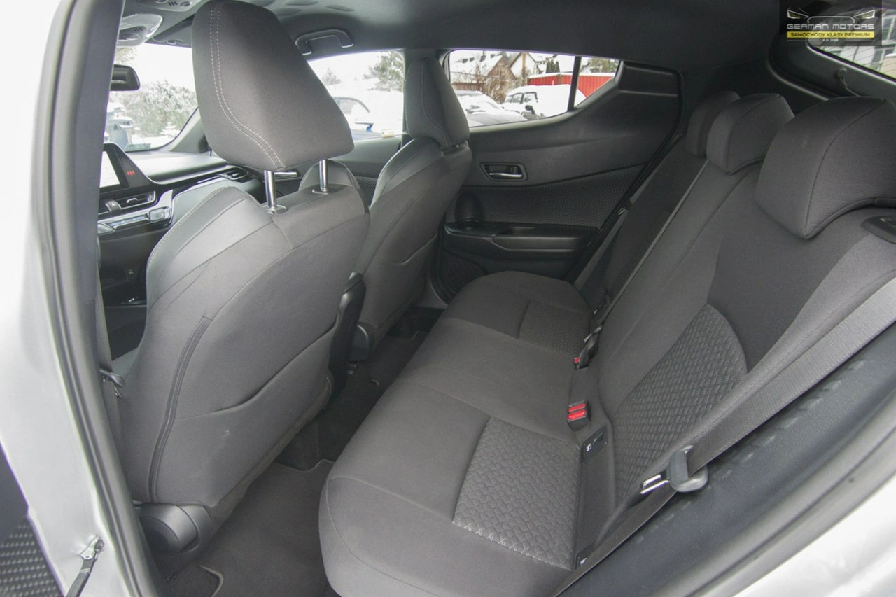 Toyota C-HR - Zdjęcie 21