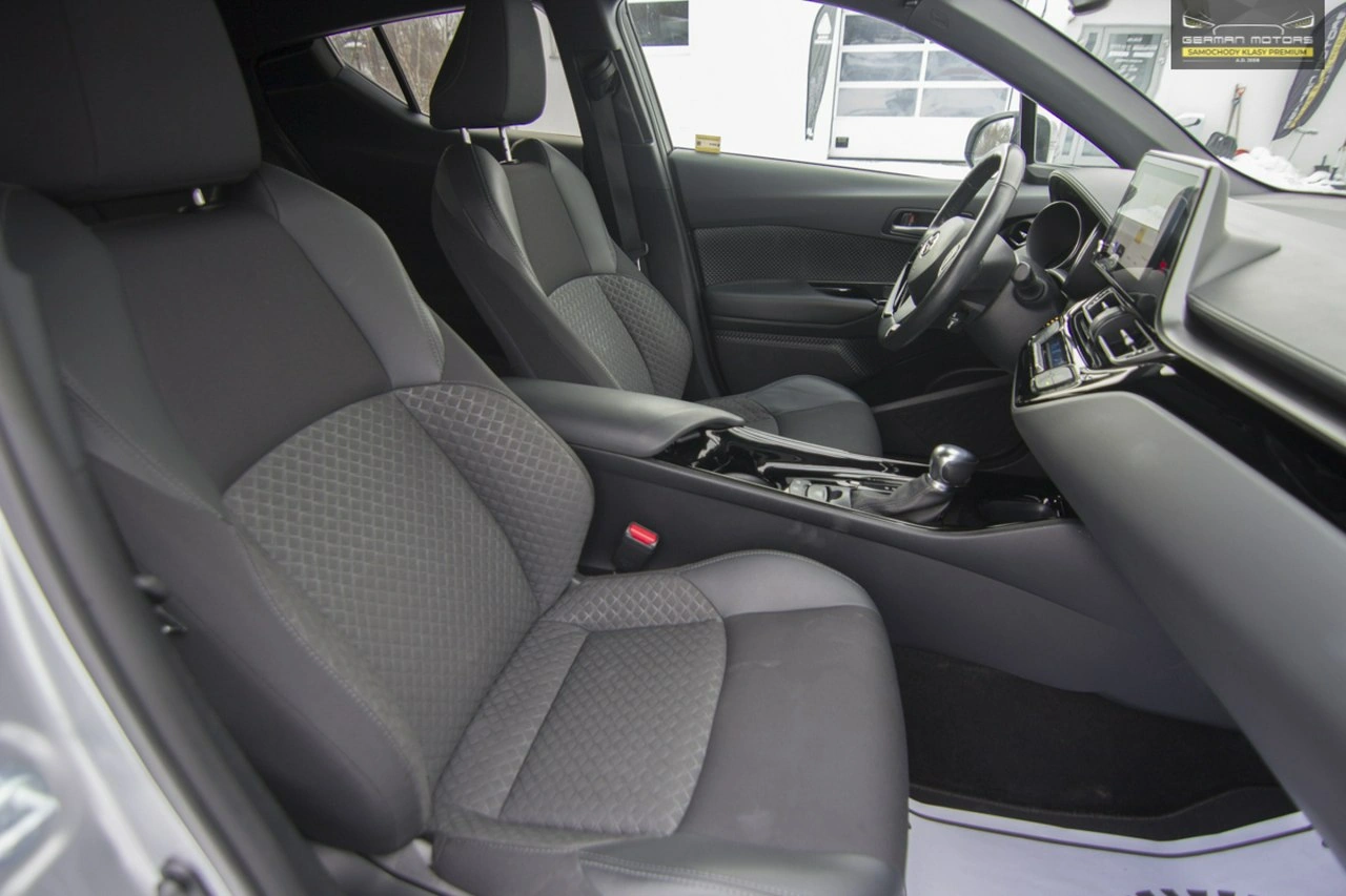 Toyota C-HR - Zdjęcie 25