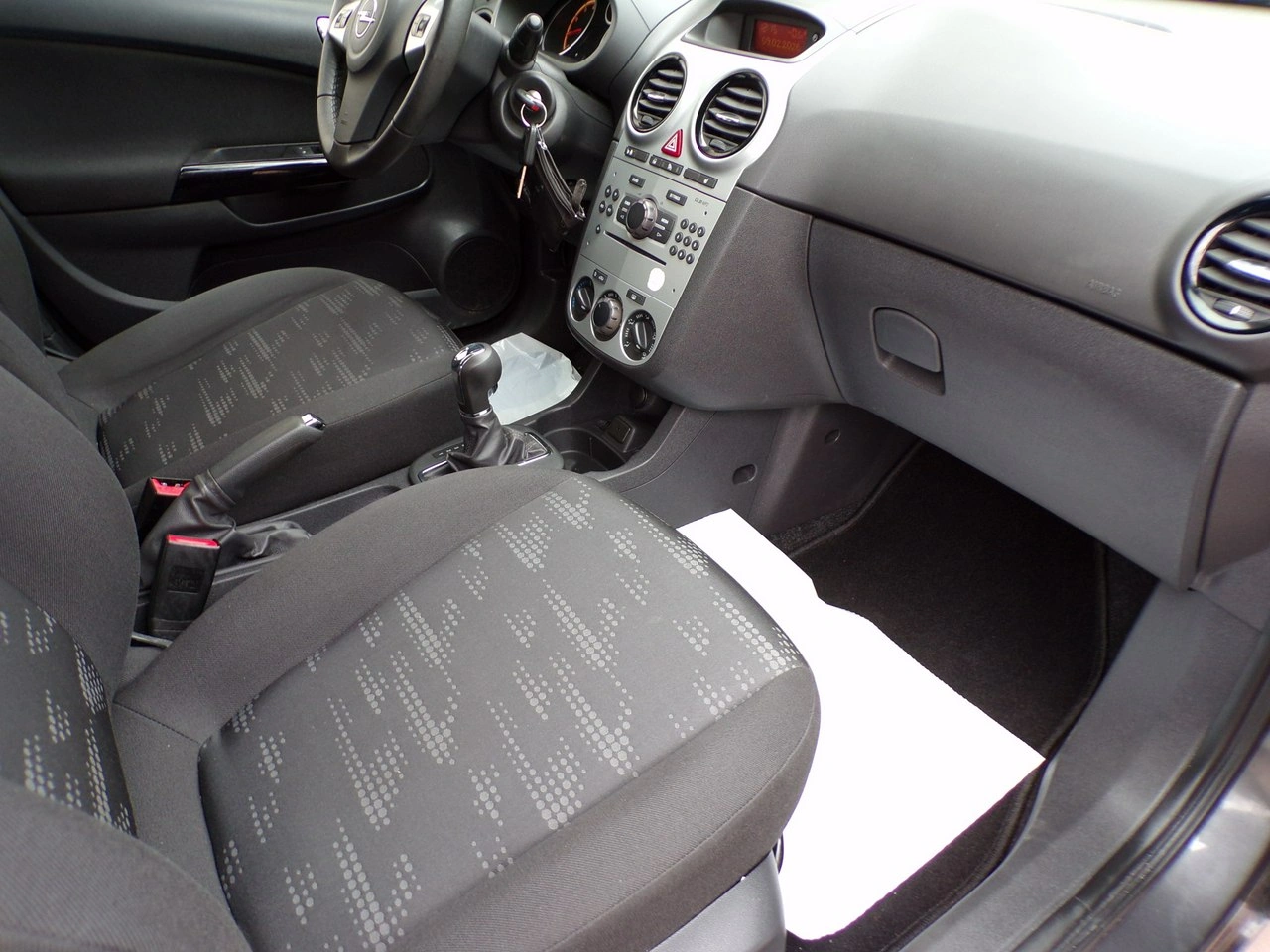 Opel Corsa - Zdjęcie 17