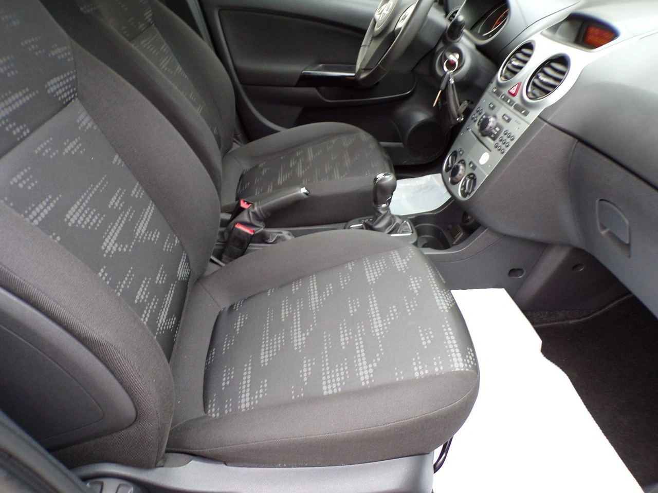 Opel Corsa - Zdjęcie 18