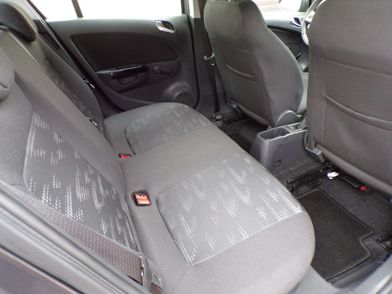 Opel Corsa - Zdjęcie 23