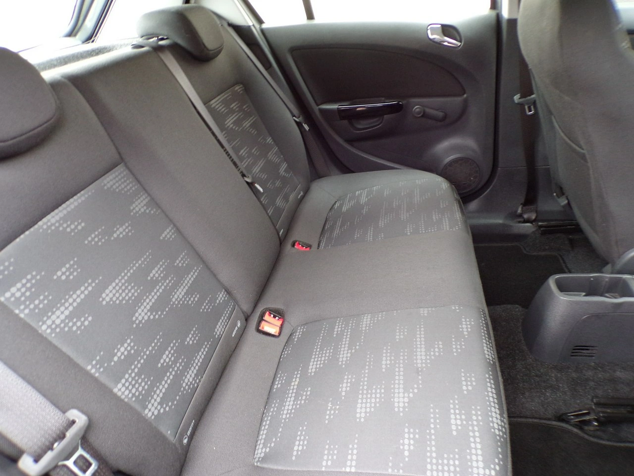 Opel Corsa - Zdjęcie 24