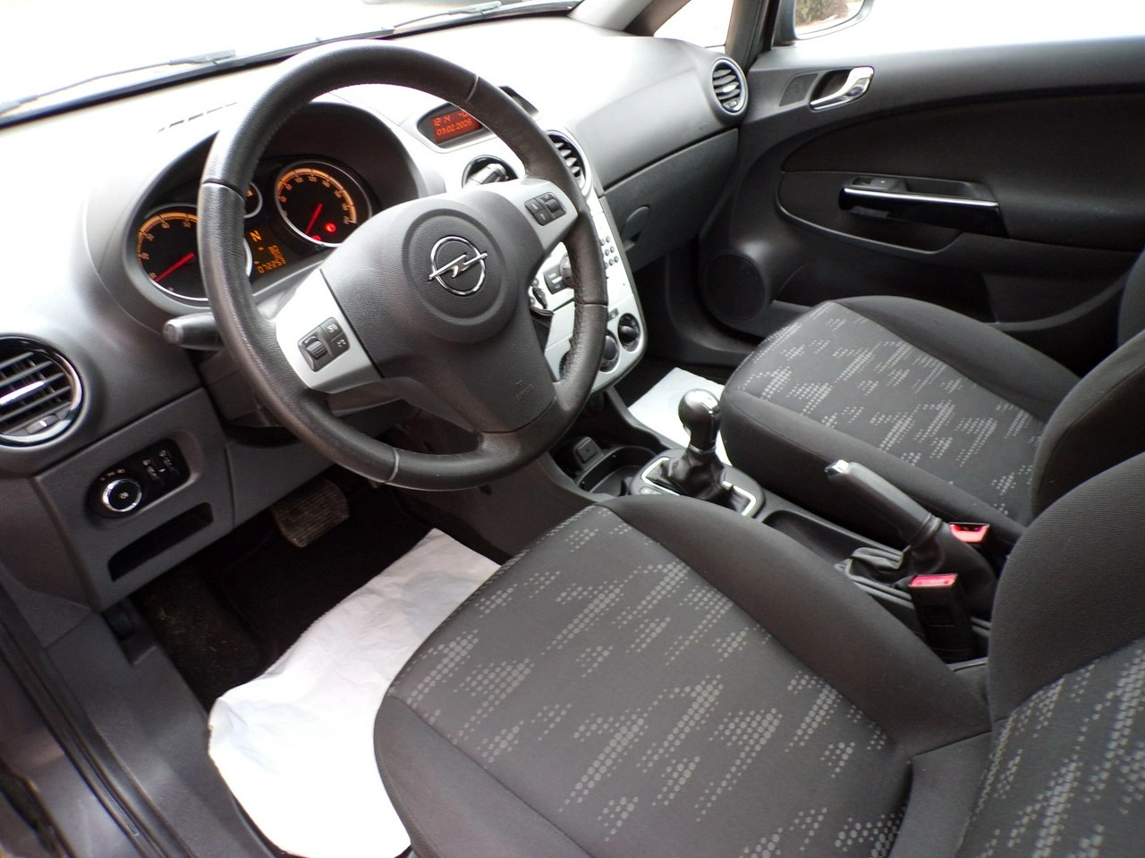 Opel Corsa - Zdjęcie 27