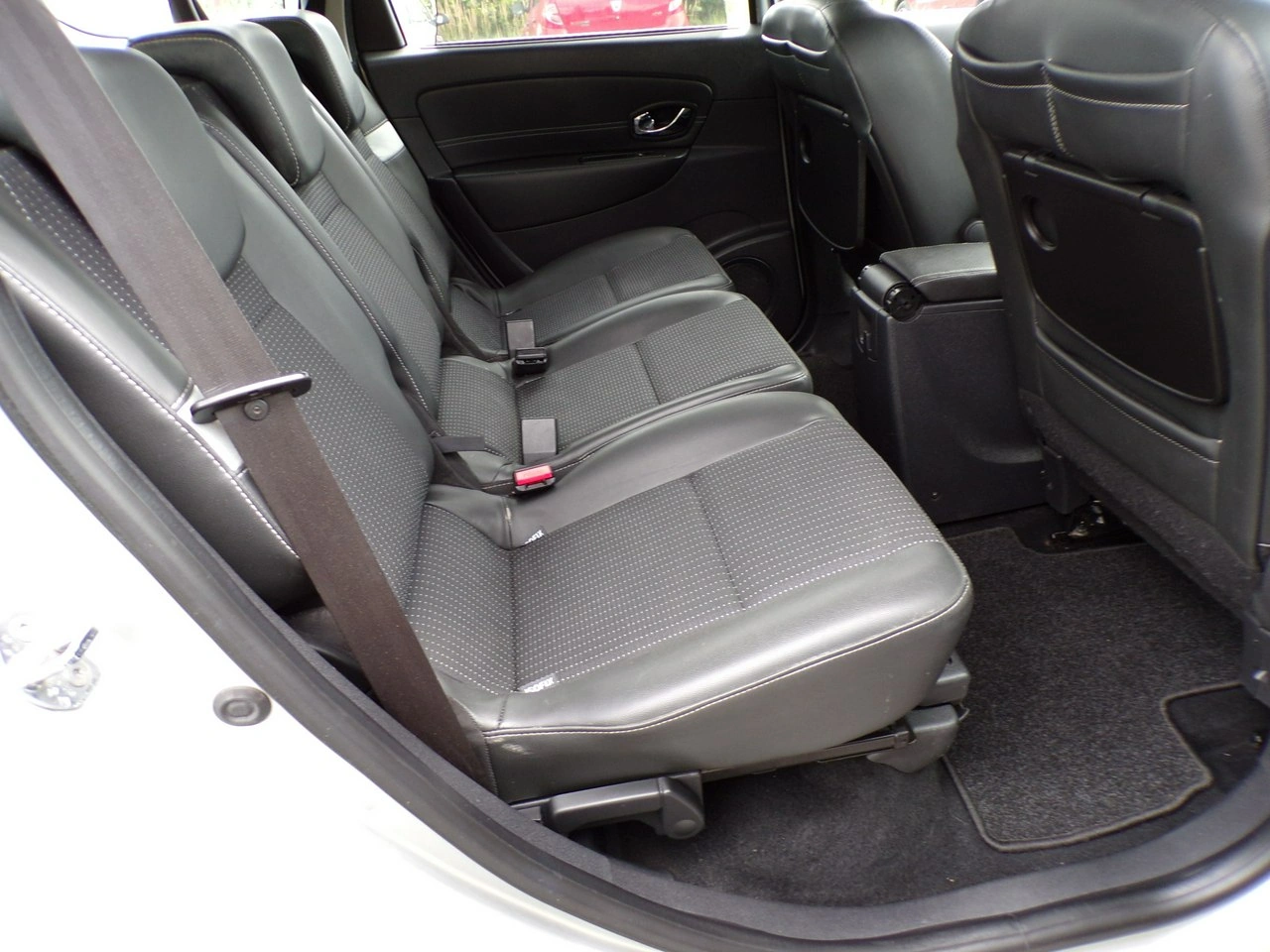 Renault Grand Scenic - Zdjęcie 17