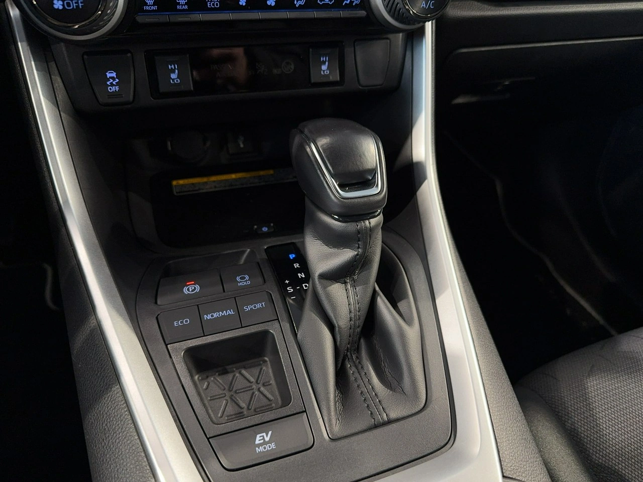 Toyota RAV-4 - Zdjęcie 25