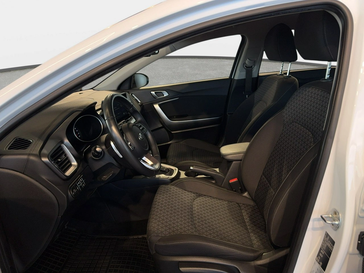 Kia Ceed - Zdjęcie 9