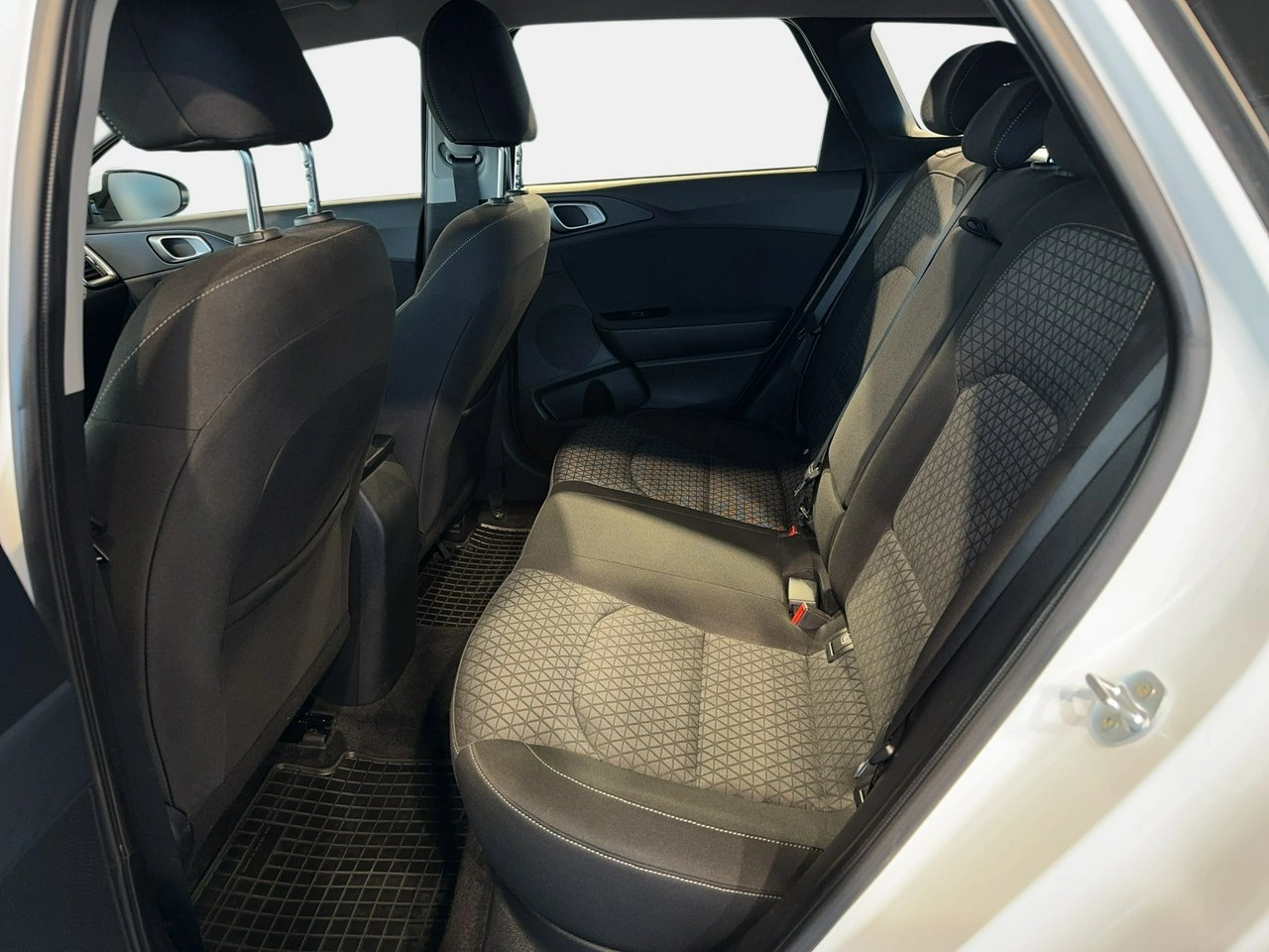 Kia Ceed - Zdjęcie 10