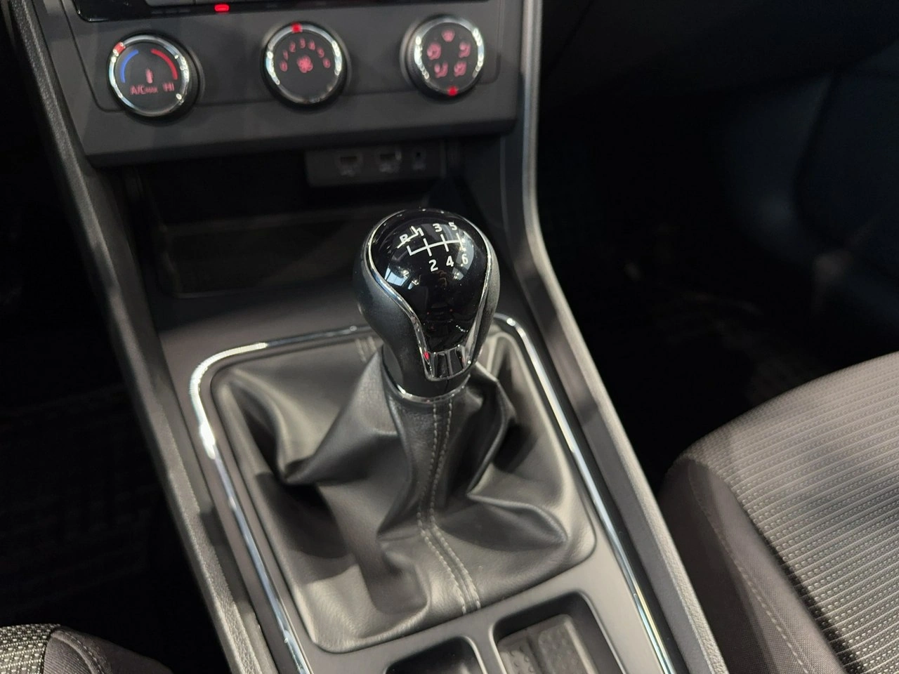 Seat Leon - Zdjęcie 20